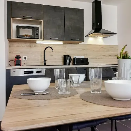 Apartment La Belle Vue - Garage Terrasse Wi-fi Netflix Disney+